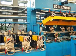 Multi-roll straightening machine for steel square and rectangular tubes